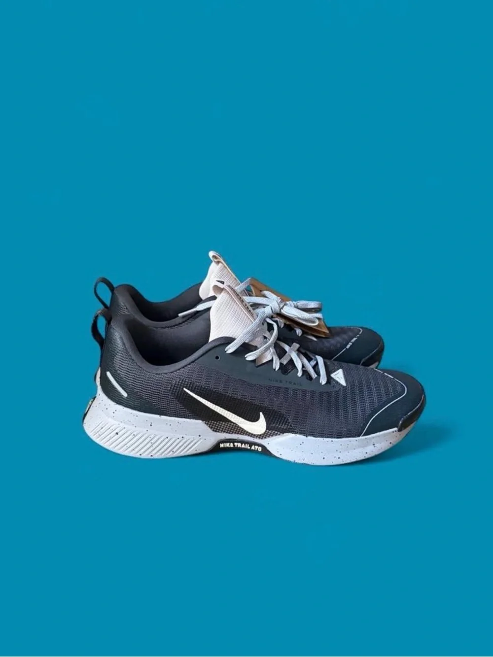 Nike Men's Black and White Trail Running Sneakers